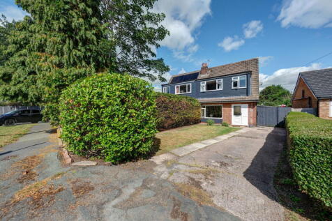 Lymm, WA13 - property photo