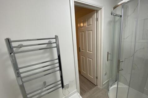 Upstairs Shower 2
