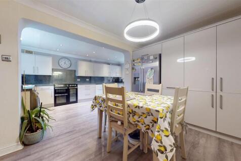 Ash Grove, Kitchen/Diner