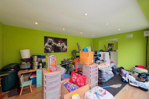 Summer House / Gym