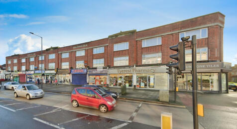 Four Bedroom 1st Floor Split Level Flat To Rent