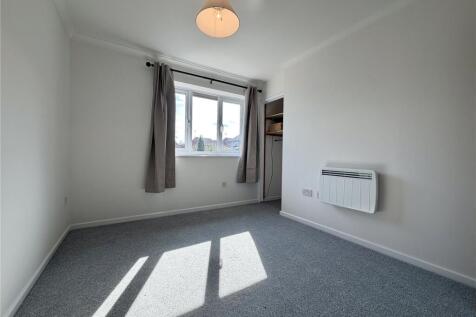 Lomond Close, Sparcells, Swindon, Wiltshire, SN5 photo 5