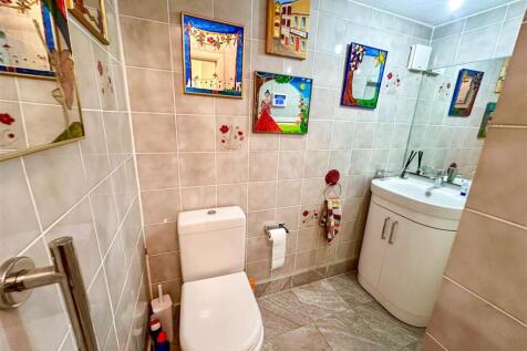 2 Rawlins Close, N3 (5).jpg