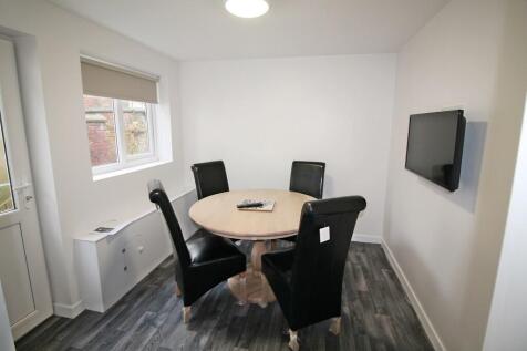 Room, 18 Waterloo Road, Runcorn photo 5