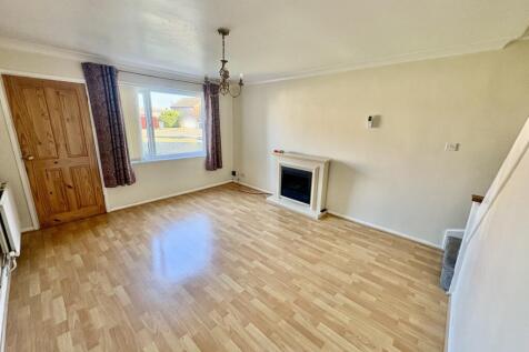 Churchfield Court, Walton, Peterborough photo 4