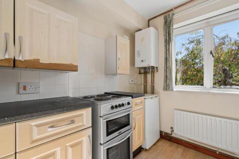 11 Cloisters House, Griffiths Road, SW19 1SS kitch