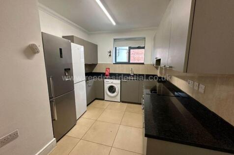 Flat 1 E Arthur Avenue, Lenton, East Midlands, NG7 photo 2