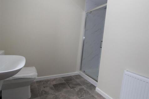 Ensuite Master Bedroom.jpg