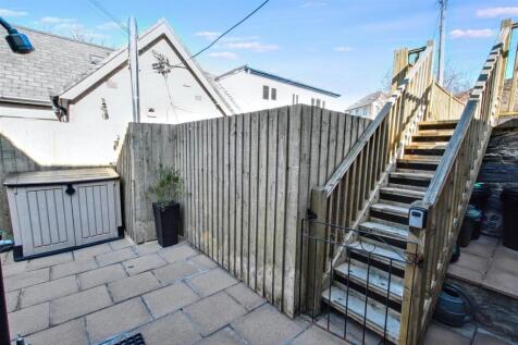 Steps down to property