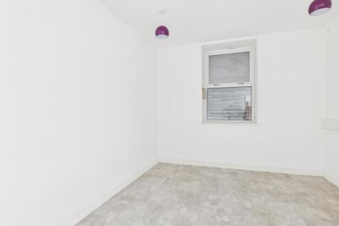 CAM03729G0-PR0218-STILL003