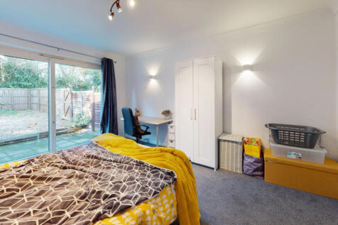 2 Bedroom end terrace house