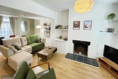 Lounge Dining Room 3.jpg