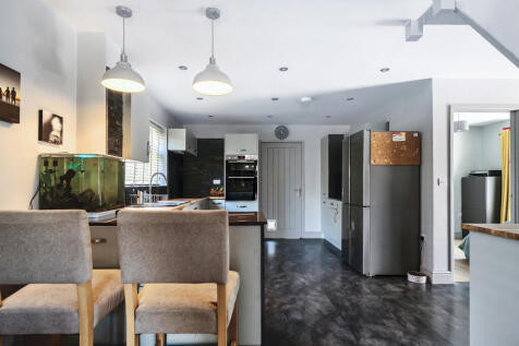 1329829-22-6887a8...