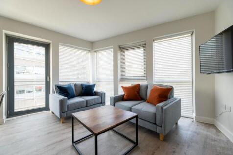 1FSF8 - Living Area