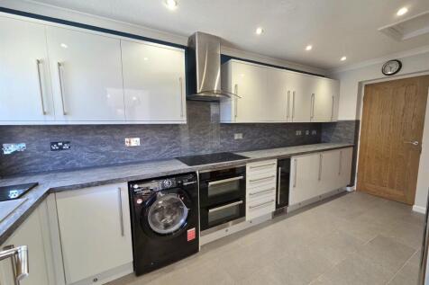 WhatsApp Image 2025-07-10 at 15.18.50 (8).jpeg