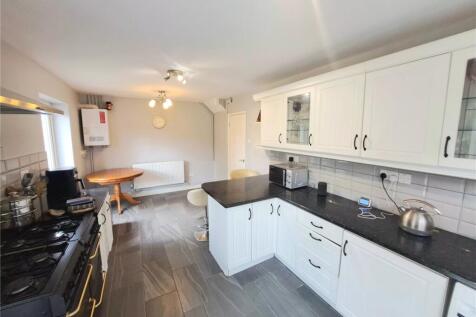 Lowfields Avenue, Eastham, Wirral photo 4