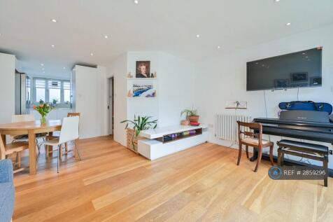 Lounge/ Dining Area