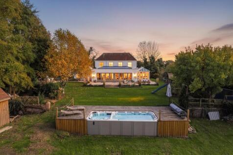 Montague Cottage Twilight.jpeg