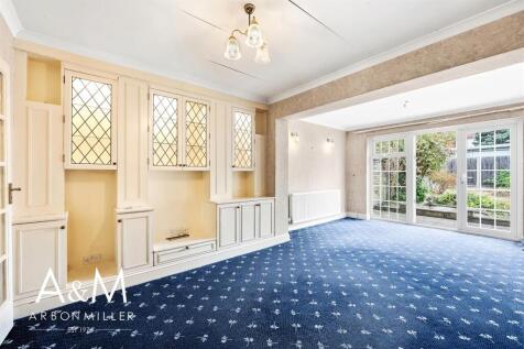 EXTENDED RECEPTION ROOM