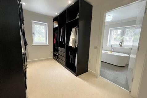 Principal Bedroom Dressing Room