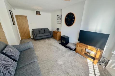Lounge 3.jpg