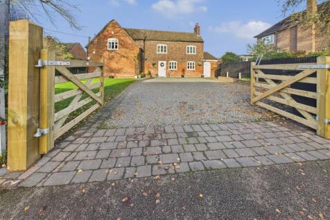 Tamworth, B79 - property photo