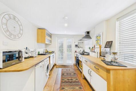 Coneyhurst Road, Billingshurst photo 2