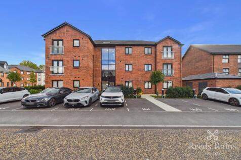 2-bed flat on Robertsons Way, Droylsden, Manchester, Greater Manchester, M43, £1,200/mo