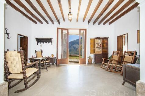 TRADITIONAL MALLORCAN POSSESSION WITH INCREDIBLE VIEWS