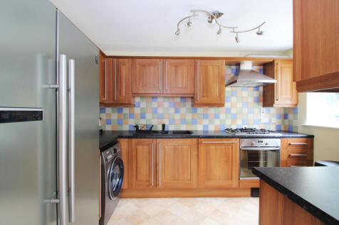 Maidenbower, RH10 photo 4