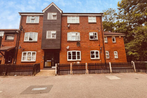 TWO BEDROOM FLAT WITH SHARE OF FREEHOLD