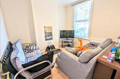 Maybury Street, London, SW17 photo 3