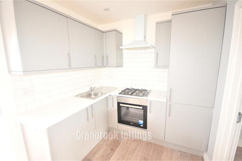 Two bedroom Second Floor flat to Rent