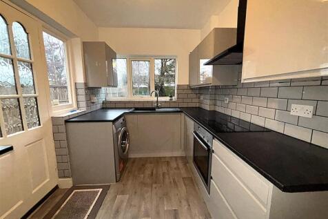 FITTED KITCHEN