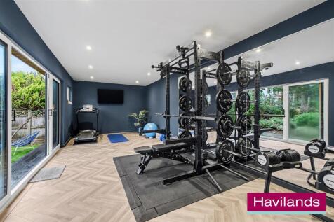 88 Woodland Way N21 3PX-4.jpg