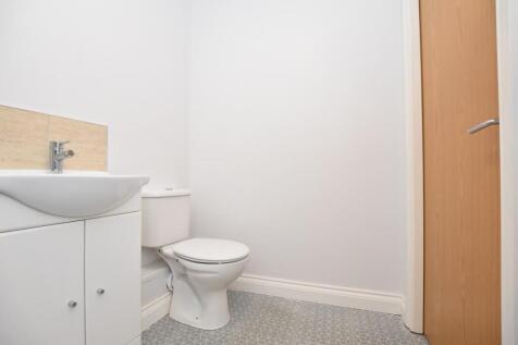Bathroom 2.JPG