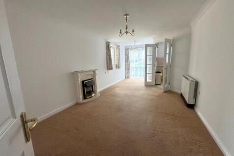 Living Room.jpg