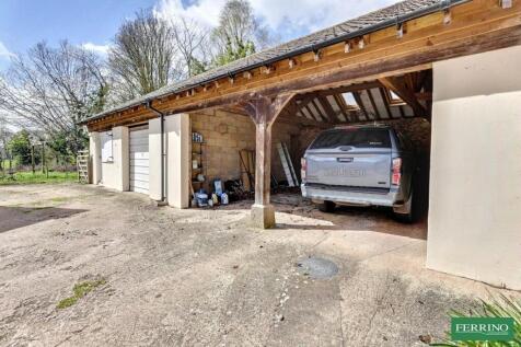 Detached Garage