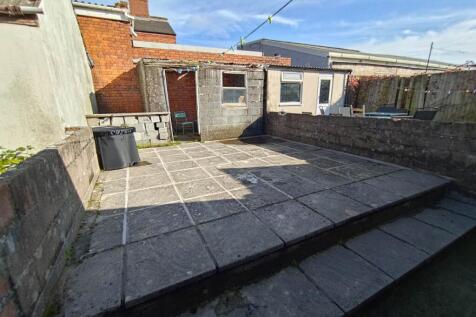 Rear garden (2)