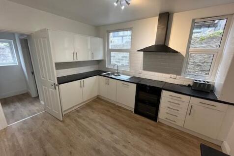 5 king kitchen....jpg