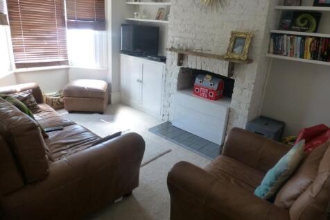 4 essex - lounge.jpeg