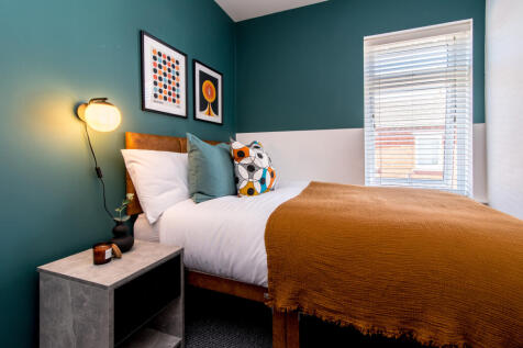 Carholme Area // 4 Bed // Available 2027-28 photo 4