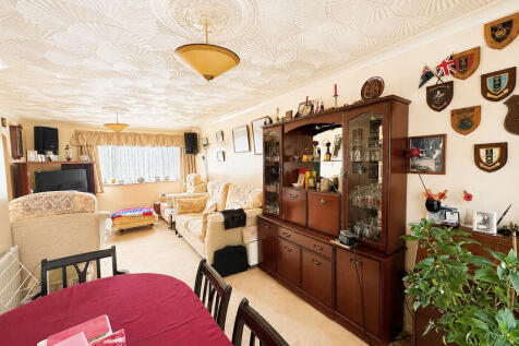 lounge diner
