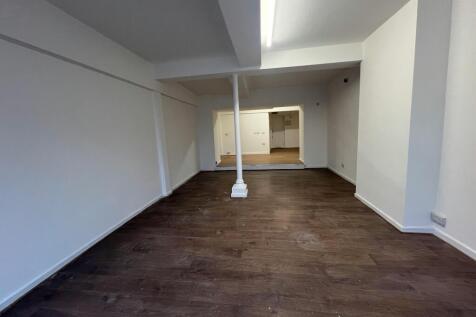 Retail Property (high street) to rent Image 3