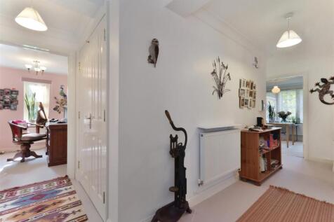 17 Woodfield Gardens - (20).jpg