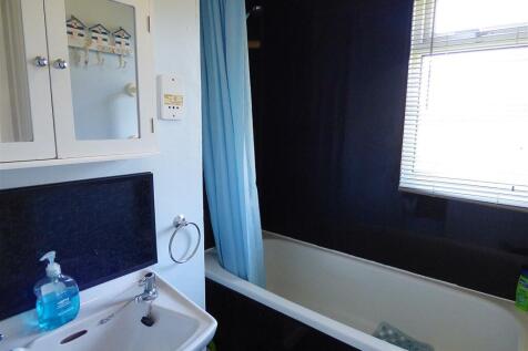 46 Norton Park Bathroom.jpg