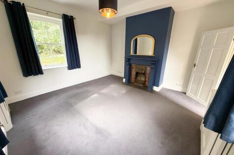 Sitting Room/Dining Room