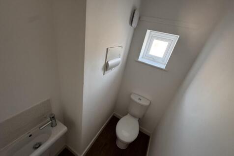 Canons Close, Priors Hall, Corby photo 4