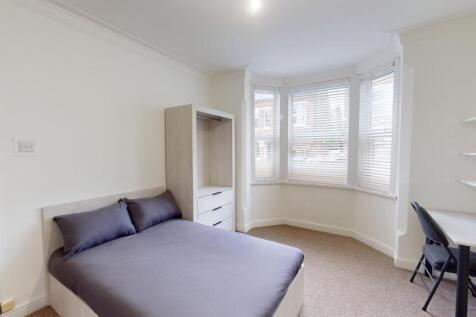 6-bed house on Dunlop Avenue, Nottingham, £3,181/mo