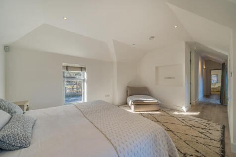 1384316-12-692058...